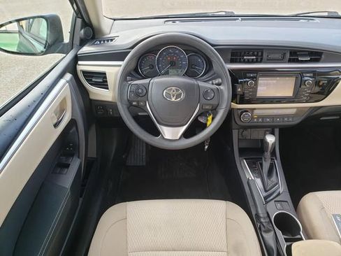 Used 2015 Toyota Corolla LE image 16