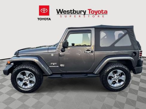 Used 2016 Jeep Wrangler Sahara w/ Connectivity Group AWD/4WD image 11