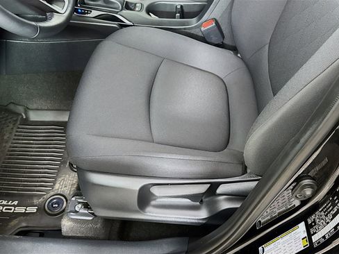 Certified 2023 Toyota Corolla Cross LE AWD/4WD image 16