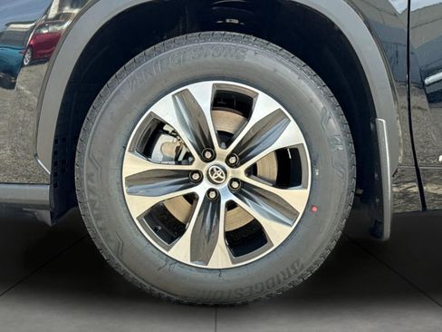 New 2026 Toyota Highlander XLE image 34