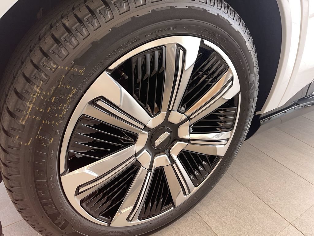 New 2026 Cadillac Escalade IQ Luxury 1 w/ LPO, Floor Liner Package AWD/4WD image 11