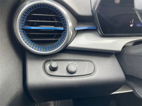 Used 2024 Chevrolet Trax LT w/ Driver Confidence Package image 21