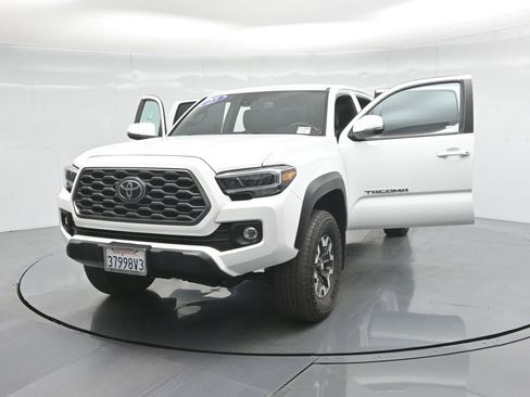 Used 2023 Toyota Tacoma TRD Off-Road image 29