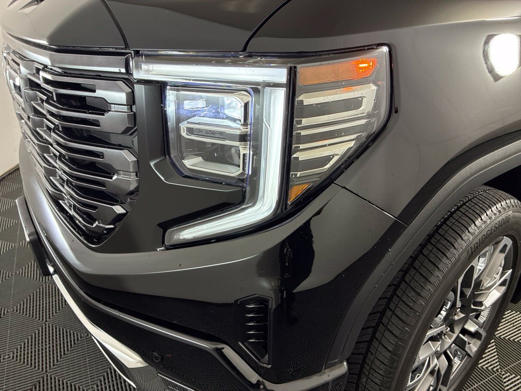 Used 2025 GMC Sierra 1500 Denali Ultimate AWD/4WD image 9