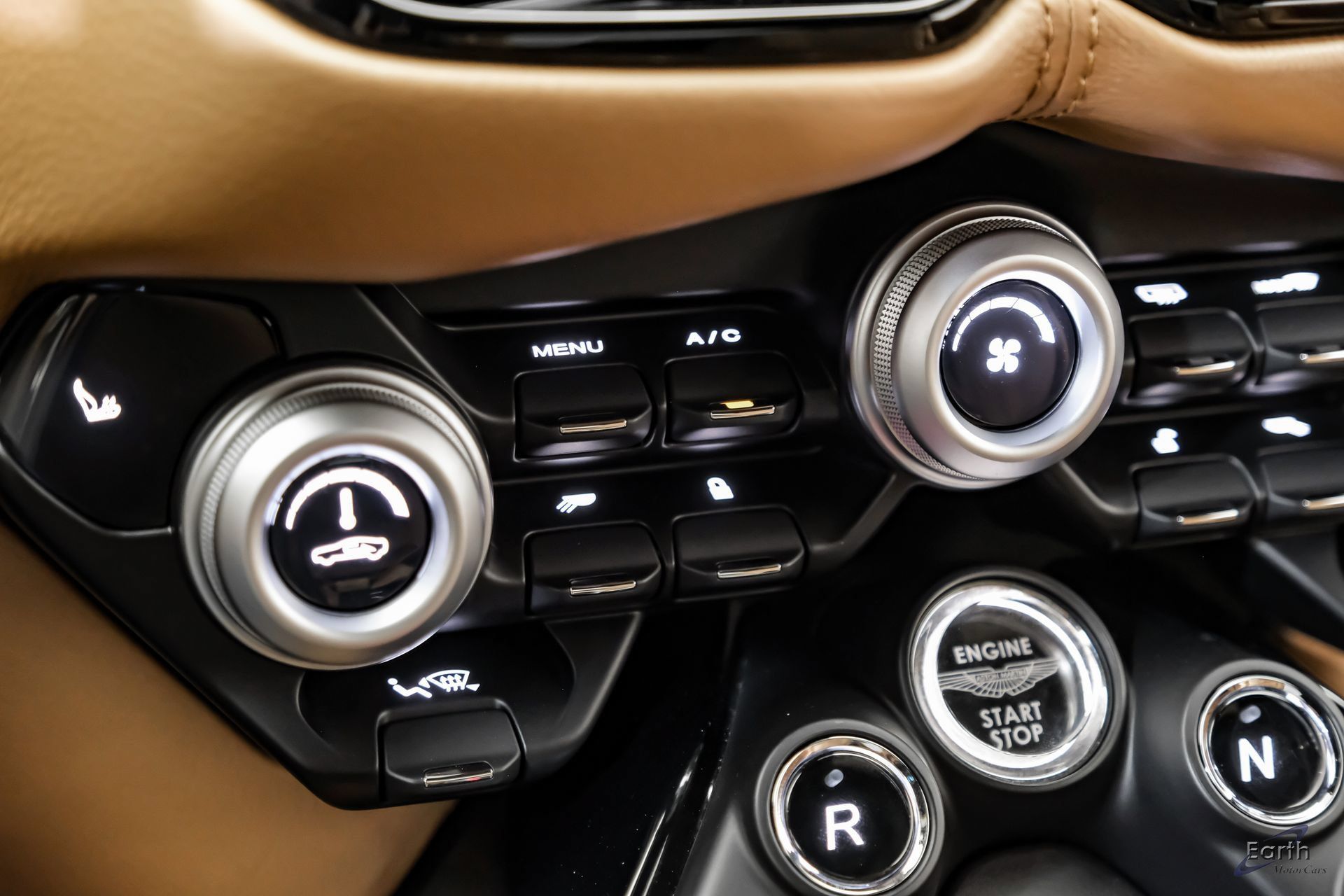 Used 2020 Aston Martin V8 Vantage Coupe RWD image 77