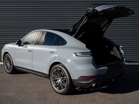 Certified 2025 Porsche Cayenne Coupe image 34
