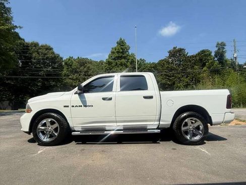 Used 2012 RAM 1500 Express w/ Detroit Red Wings Edition AWD/4WD image 3