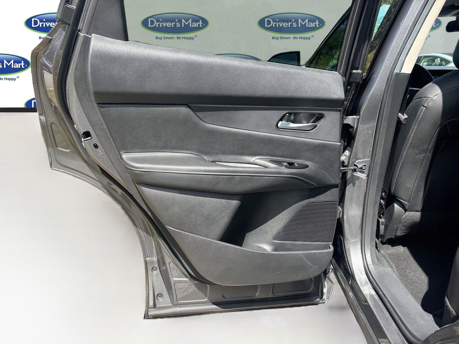 Used 2025 Nissan Murano SV FWD image 13