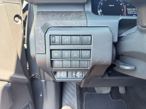 Used 2024 Toyota Tacoma Limited w/ Limited Package (LT) AWD/4WD image 14