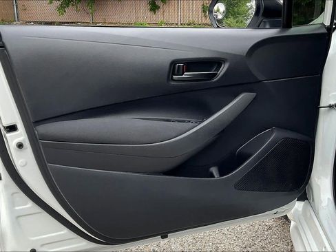 Used 2023 Toyota Corolla LE FWD image 21