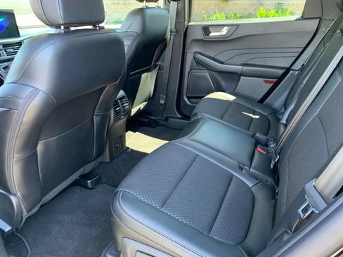 Used 2025 Ford Escape SE FWD image 16
