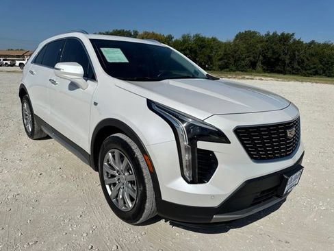 Used 2022 Cadillac XT4 Premium Luxury w/ Enhanced Visibility Package FWD image 8