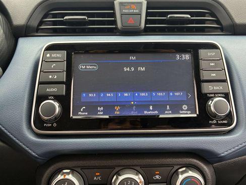 Used 2025 Nissan Versa SV FWD image 19