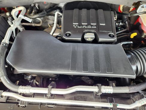 Certified 2025 Chevrolet Silverado 1500 LT image 30