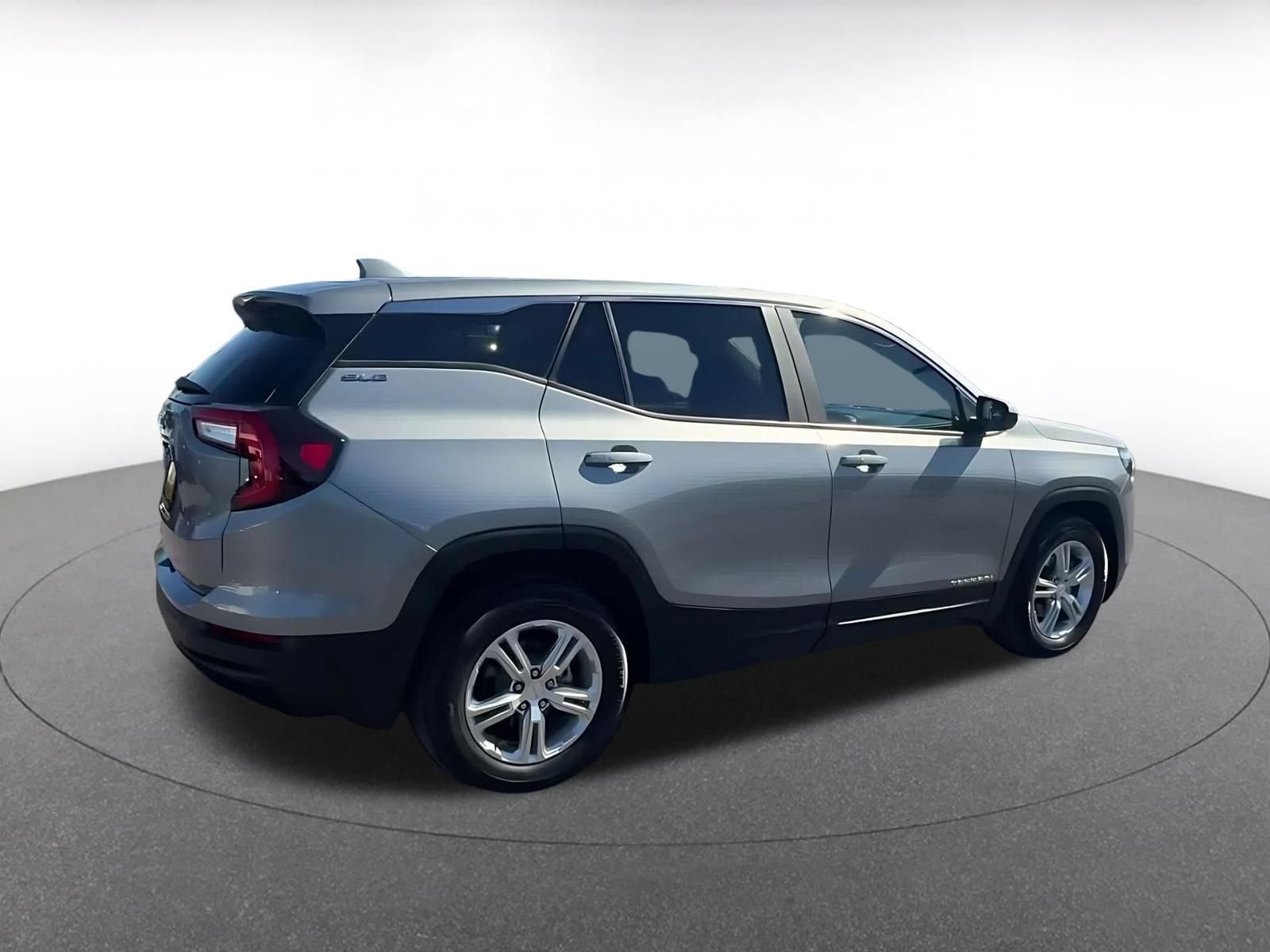 Used 2024 GMC Terrain SLE FWD image 14