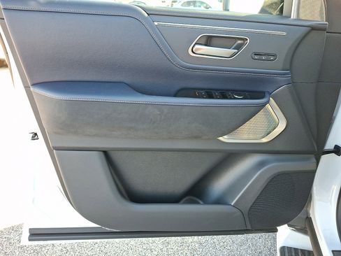 New 2026 INFINITI QX80 4WD image 9