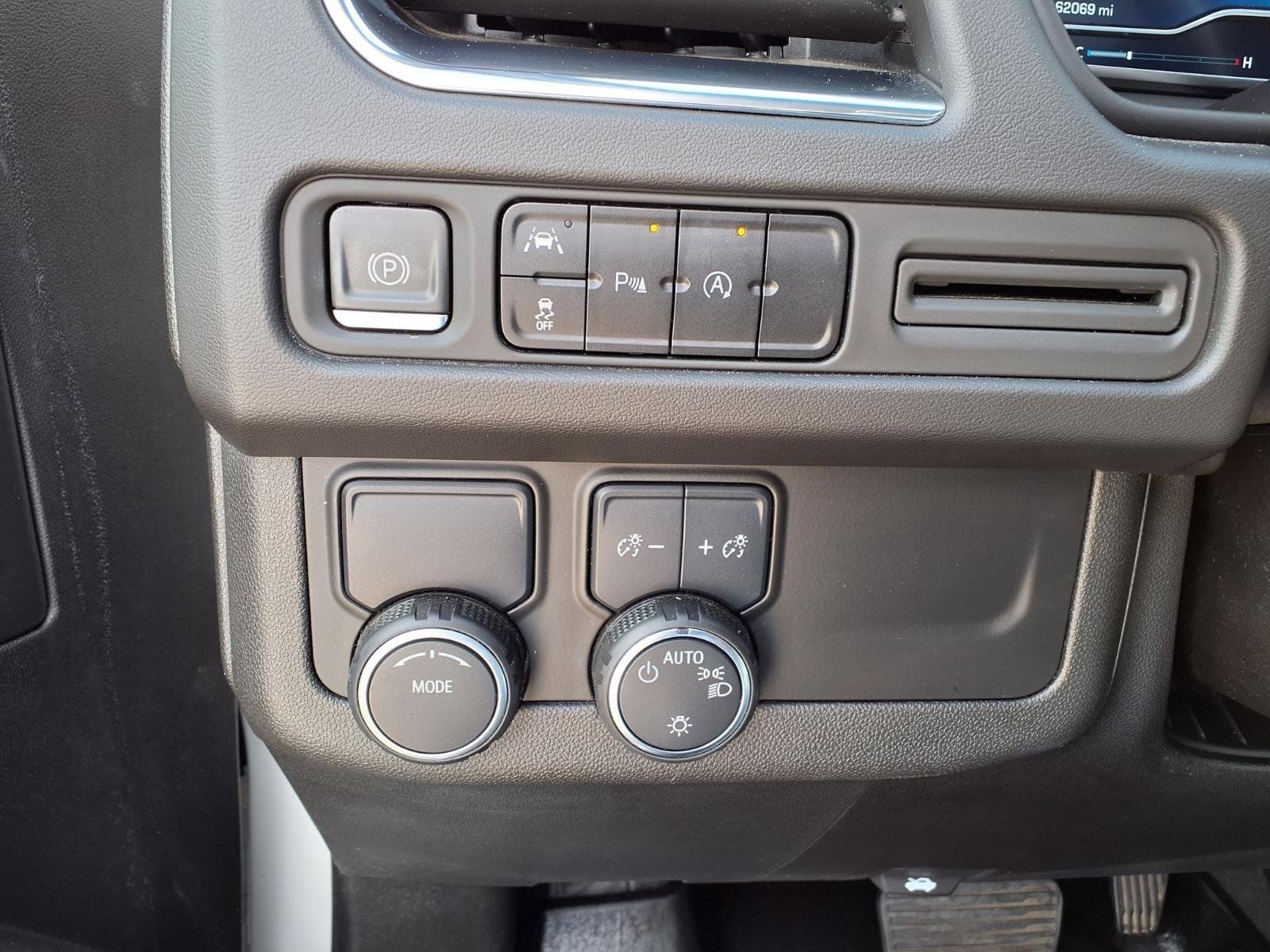 Used 2023 Chevrolet Tahoe Premier RWD image 21