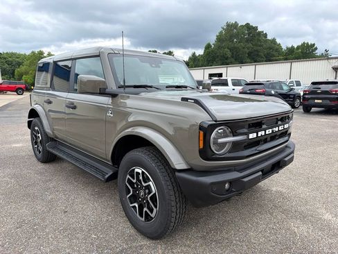New 2026 Ford Bronco Outer Banks AWD/4WD image 3