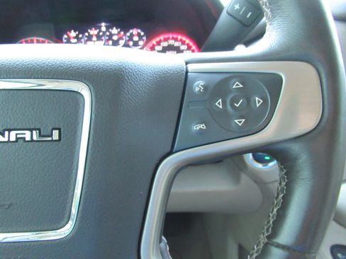 Used 2015 GMC Yukon Denali w/ Premium Package RWD image 25