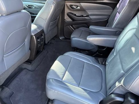 Used 2019 Chevrolet Traverse Premier w/ Driver Confidence II Package FWD image 18