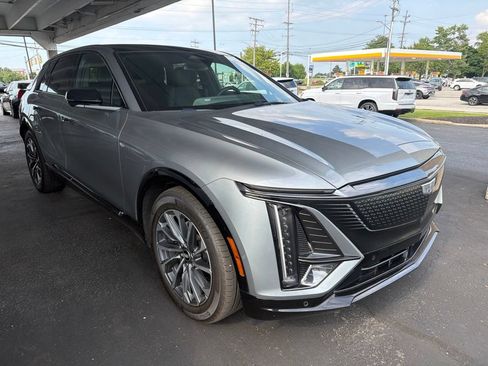 Certified 2024 Cadillac Lyriq Sport w/ LPO, Floor Liner Package AWD/4WD image 3
