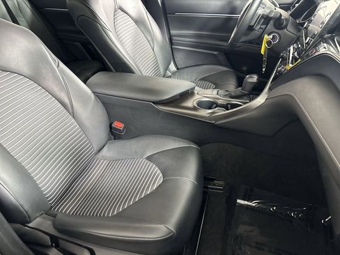 Used 2024 Toyota Camry SE image 26