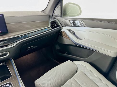 Used 2025 BMW X5 xDrive50e w/ Executive Package image 24