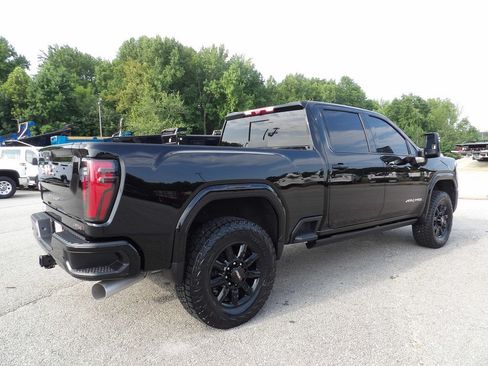 Used 2024 GMC Sierra 2500 AT4 w/ AT4 Premium Plus Package AWD/4WD image 8