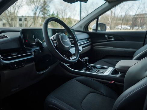 New 2026 Kia Carnival FWD image 18