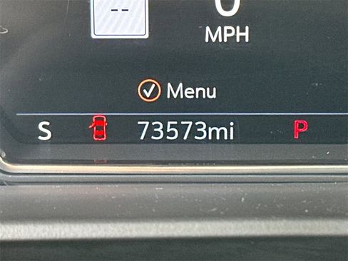 Used 2021 GMC Yukon XL Denali w/ Denali Premium Package image 30