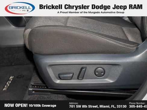 Used 2025 Nissan Rogue SV image 28