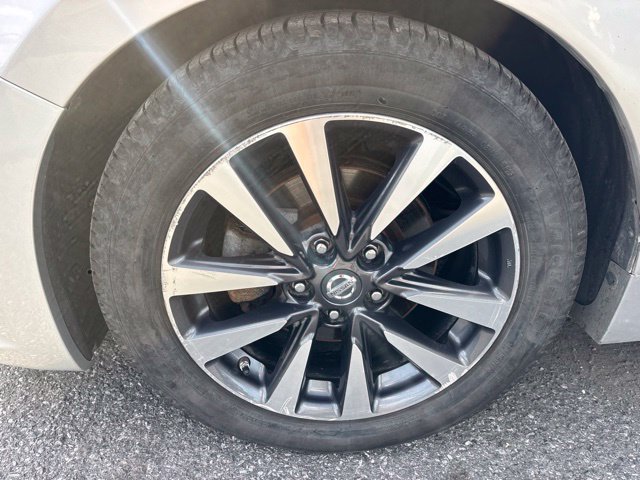 Used 2017 Nissan Altima 2.5 SL w/ 2.5 Technology Package FWD image 22