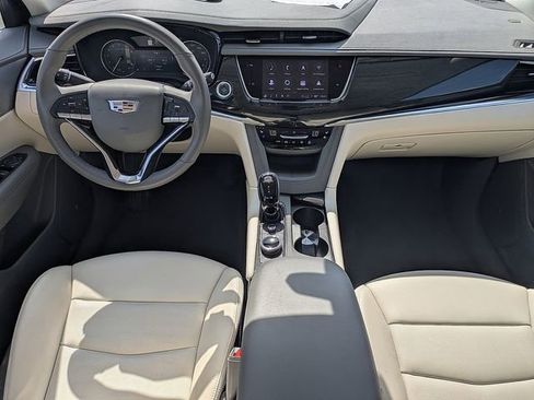 Certified 2023 Cadillac XT6 Premium Luxury FWD image 16