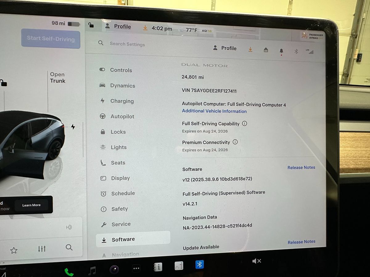 Used 2024 Tesla Model Y Long Range AWD/4WD image 36