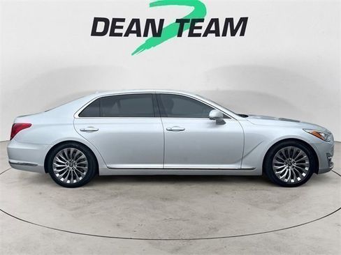 Used 2019 Genesis G90 5.0 Ultimate image 9