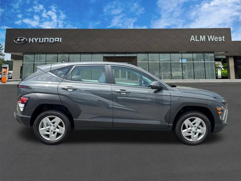 Used 2026 Hyundai Kona SE AWD/4WD image 4