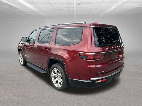 Used 2022 Jeep Wagoneer Series II AWD/4WD image 3