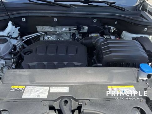 Certified 2024 Volkswagen Atlas Cross Sport SE FWD image 35