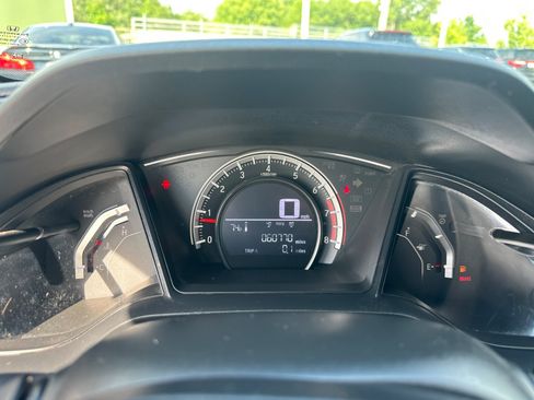 Used 2018 Honda Civic Sport image 27