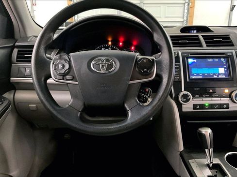 Used 2012 Toyota Camry LE image 6