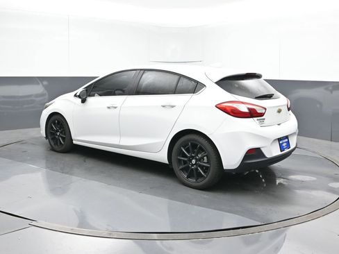 Used 2018 Chevrolet Cruze LT w/ Sun And Sound Package image 4