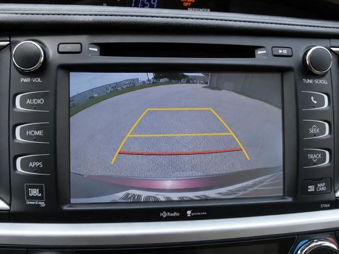 Used 2014 Toyota Highlander Limited Platinum AWD/4WD image 10