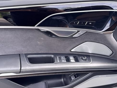 Used 2022 Audi S8 AWD/4WD image 15