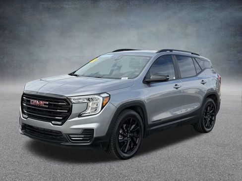 Used 2023 GMC Terrain SLE w/ Driver Convenience Package image 9