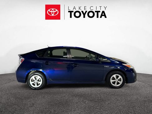 Used 2014 Toyota Prius Two image 9