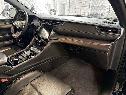 Used 2021 Jeep Grand Cherokee L Overland w/ Advanced Protech Group III image 12