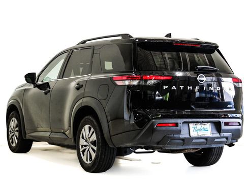 Used 2025 Nissan Pathfinder SV AWD/4WD image 8