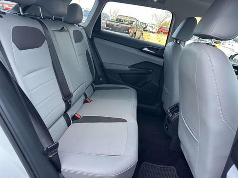 Used 2022 Volkswagen Taos SE image 11