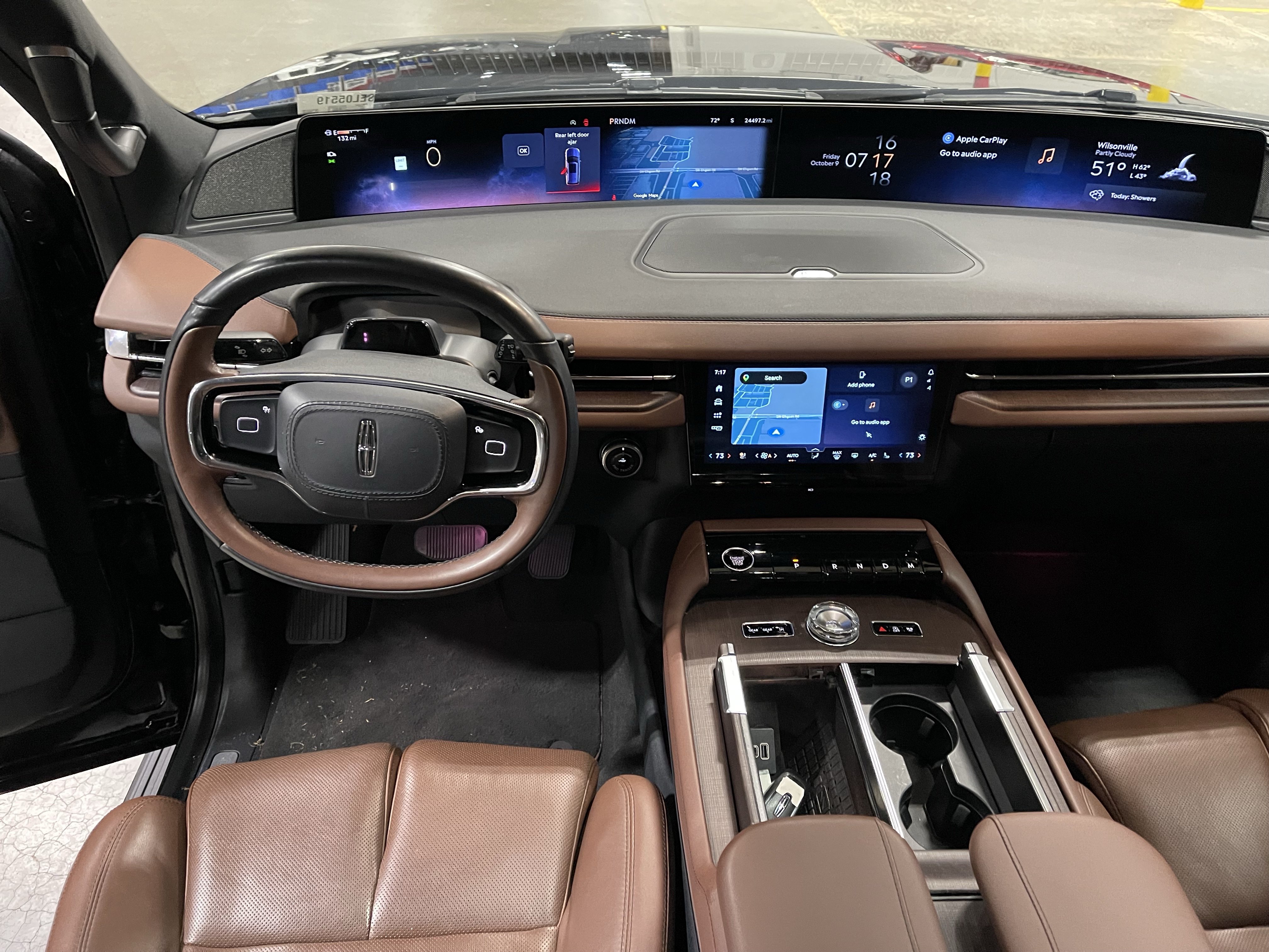 Used 2025 Lincoln Navigator Reserve AWD/4WD image 12