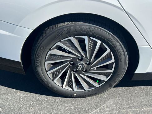 New 2026 Hyundai Sonata Limited FWD image 15